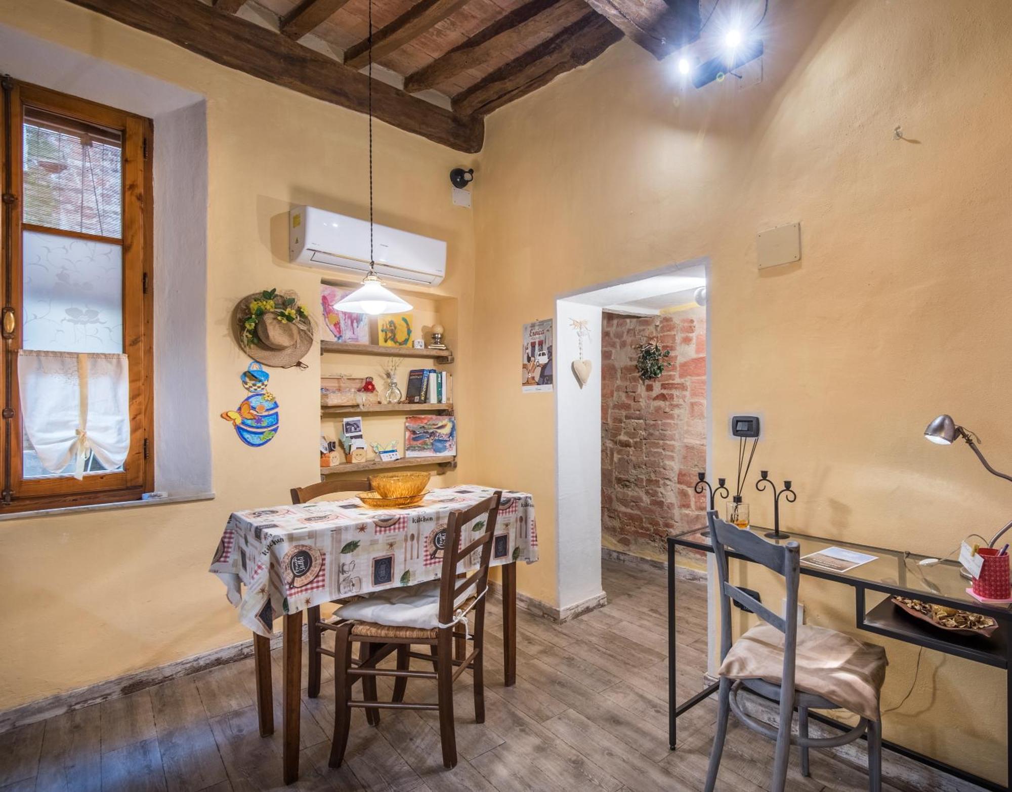 La Casa Gialla Di Buonconvento Bagian luar foto